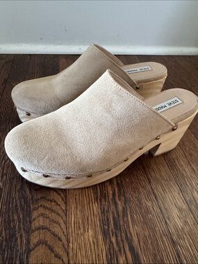 Steve Madden clogs